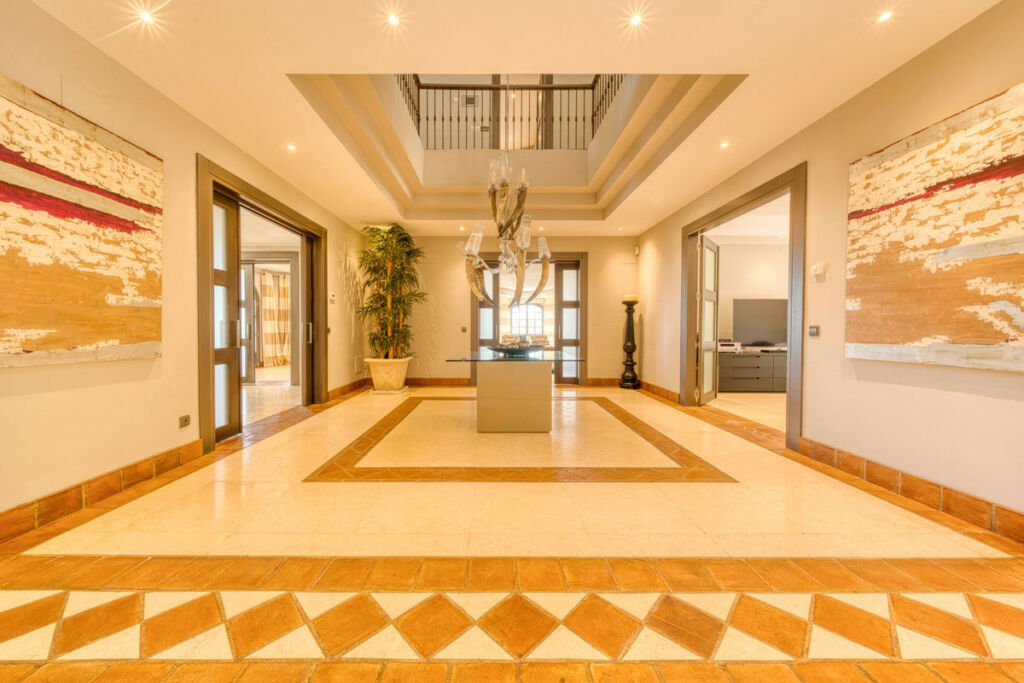 Detached Villa Sotogrande Costa Cádiz - image 3