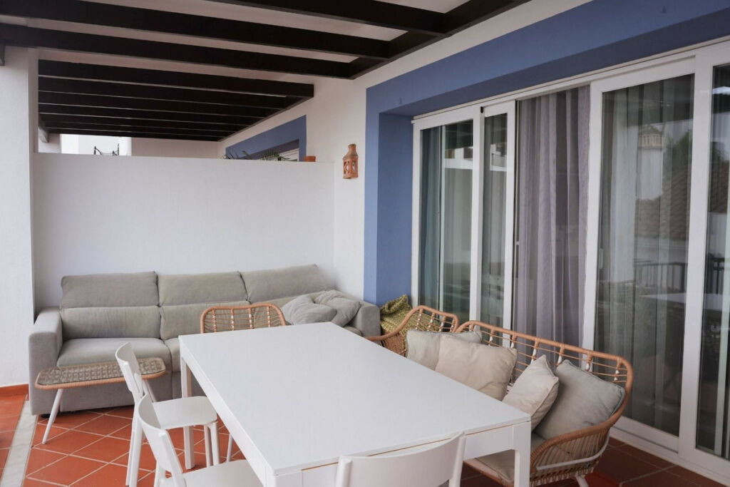 Middle Floor Apartment El Paraiso Málaga - image 14