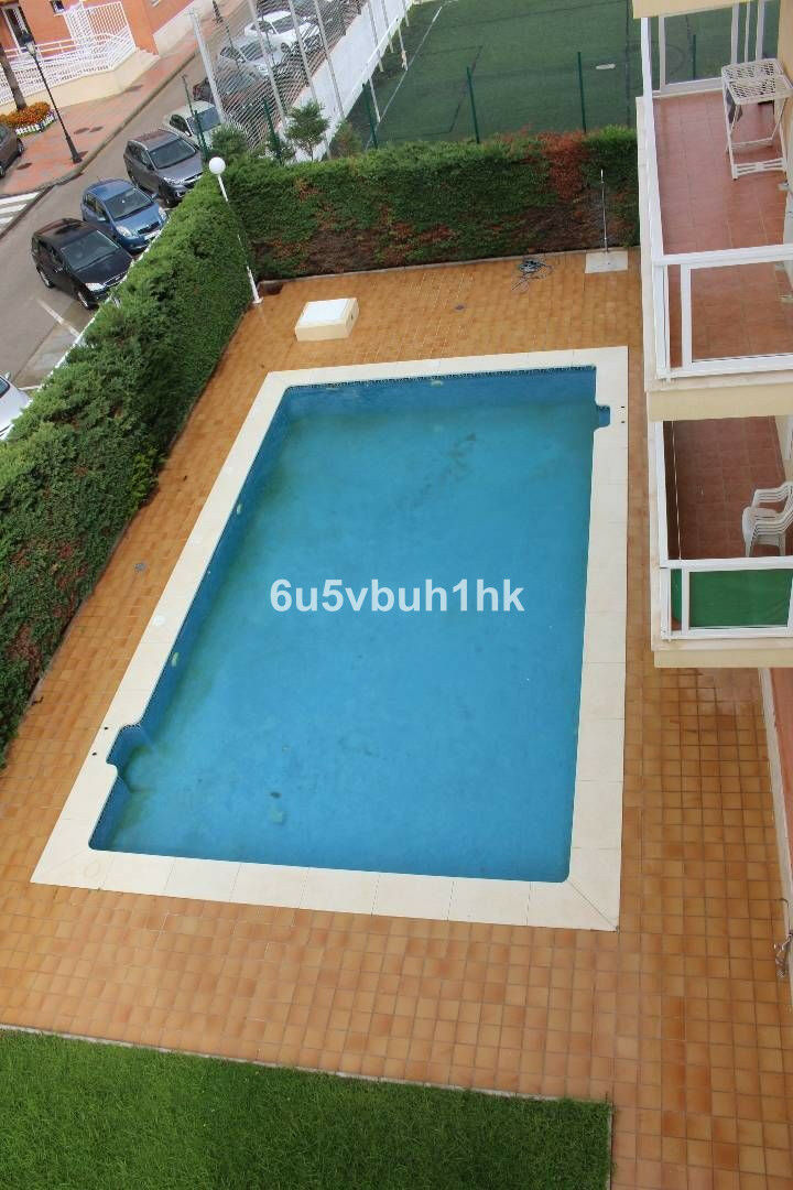 Middle Floor Apartment Manilva Málaga - image 3