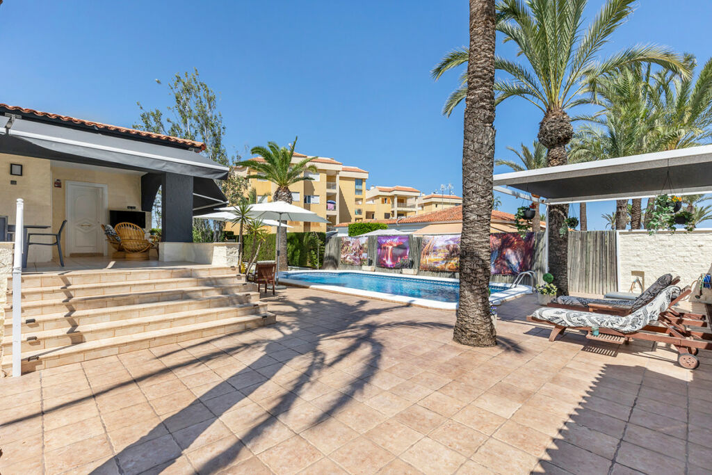 Detached Villa Rocio del Mar Alicante - image 3