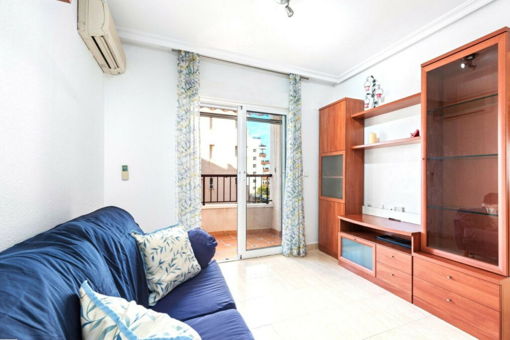 Middle Floor Apartment Guardamar del Segura Alicante - image 3