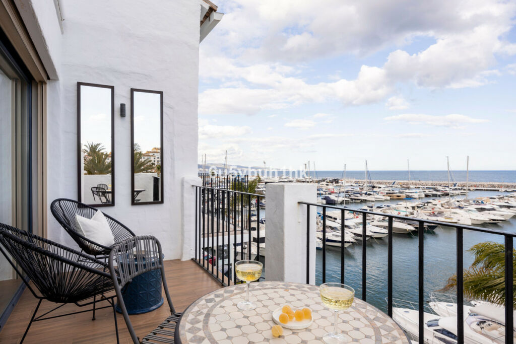 Penthouse Duplex Puerto Banús Málaga - image 3