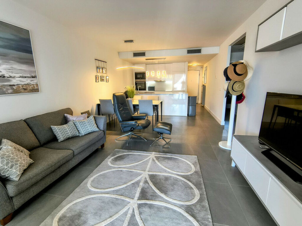 Ground Floor Apartment La Duquesa Málaga - image 3