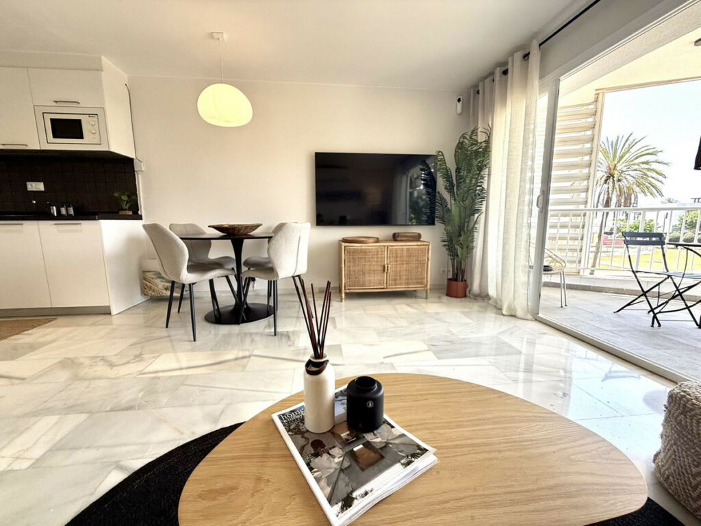 Middle Floor Apartment San Pedro de Alcántara Málaga - image 3
