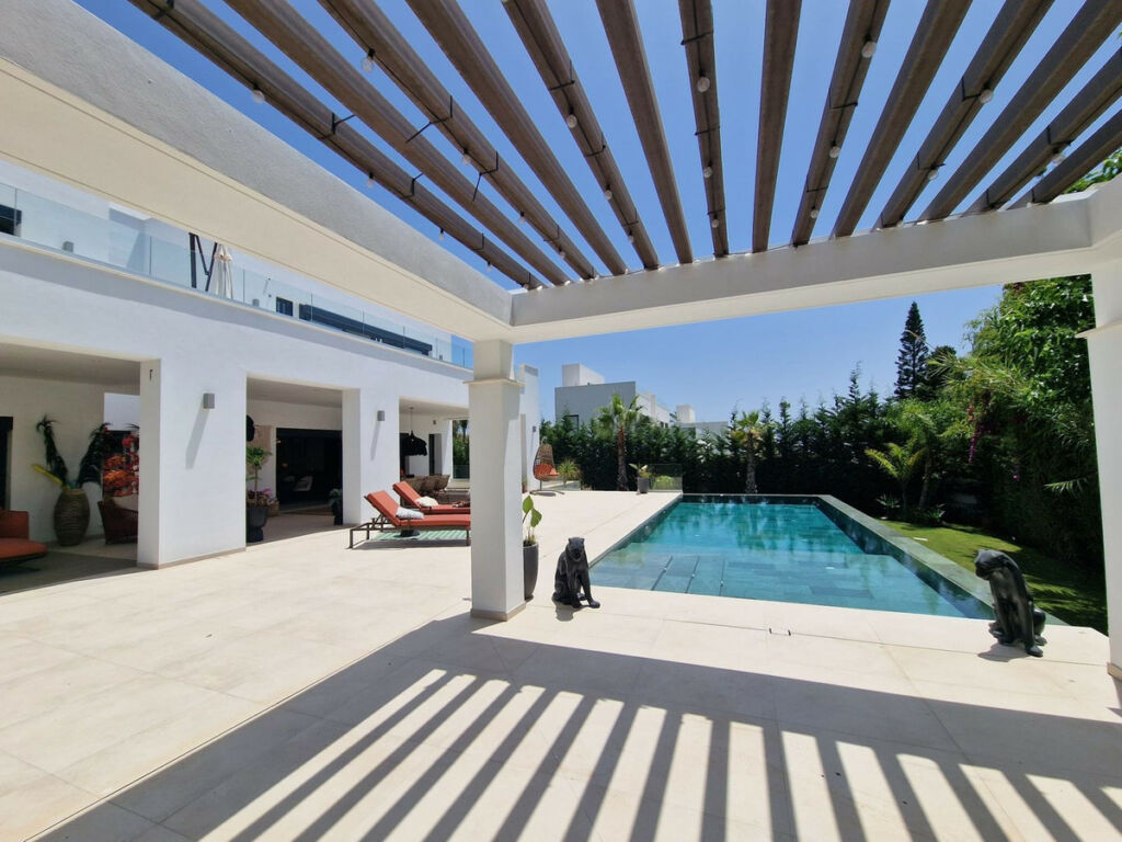 Detached Villa Marbella Málaga - image 3