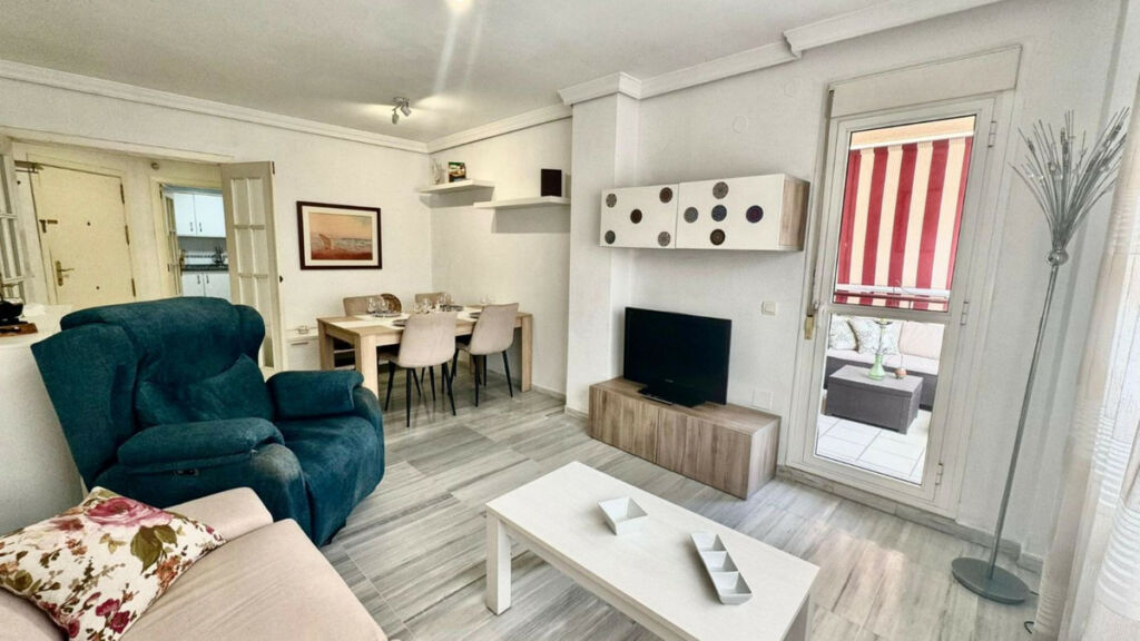 Middle Floor Apartment Torremolinos Málaga - image 3