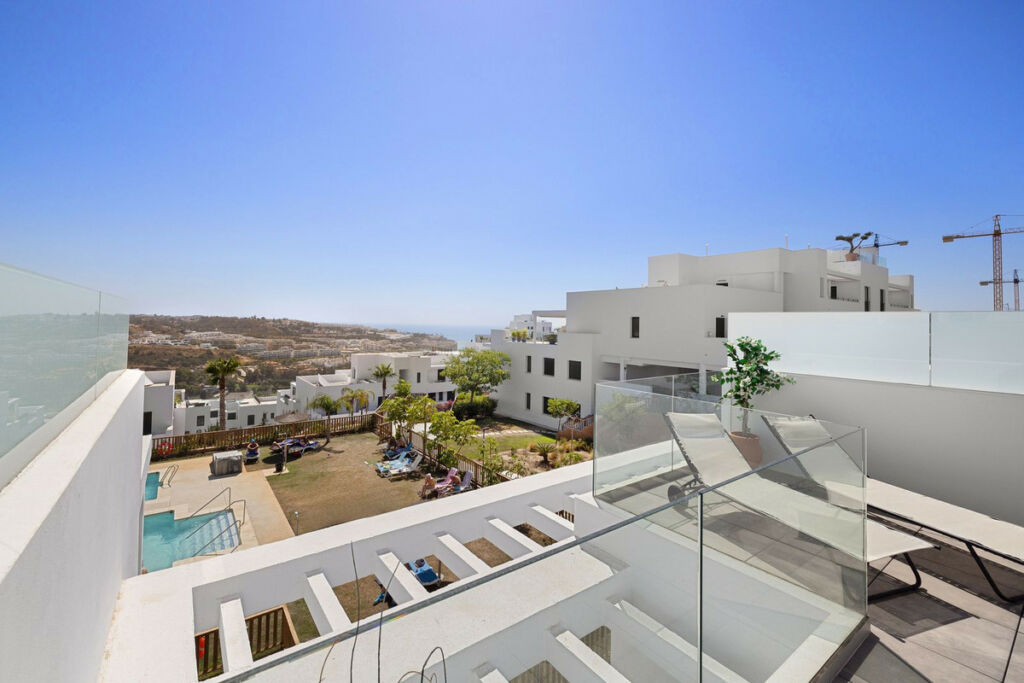 Middle Floor Apartment La Cala de Mijas Málaga - image 3