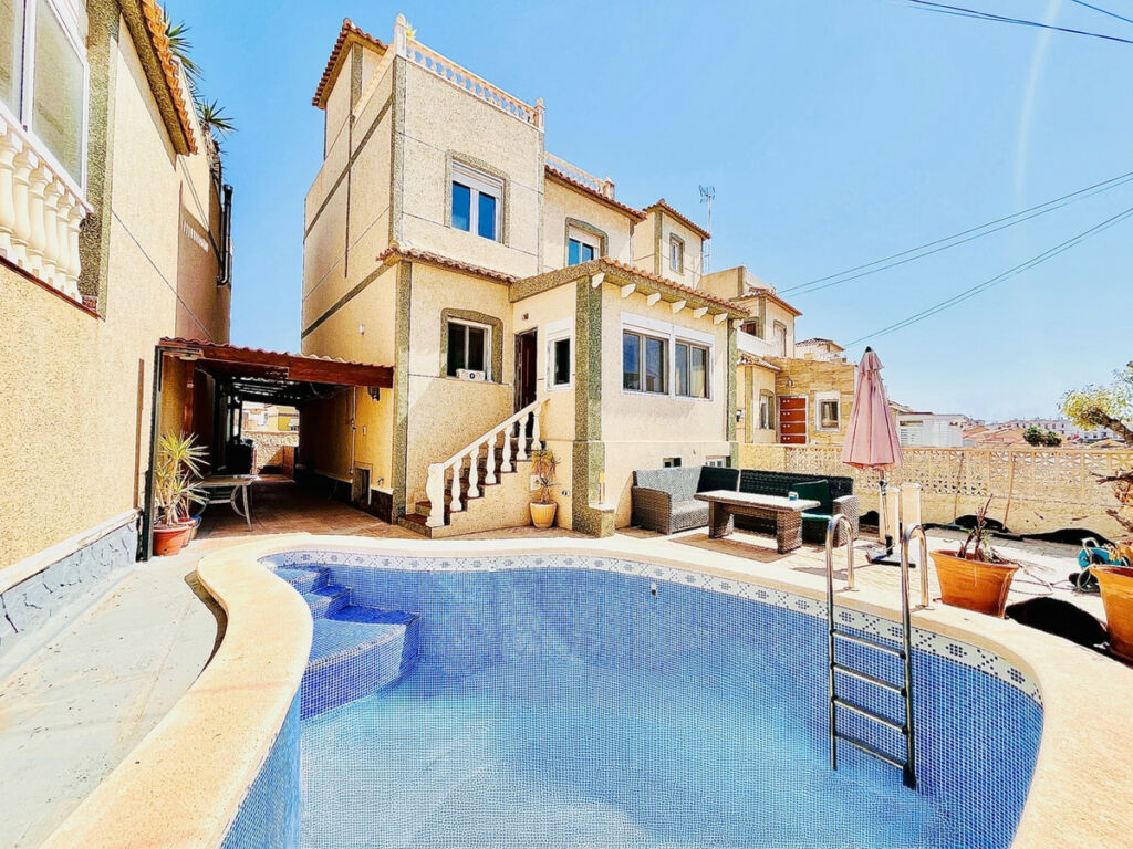 Detached Villa San Miguel de Salinas Alicante - image 3