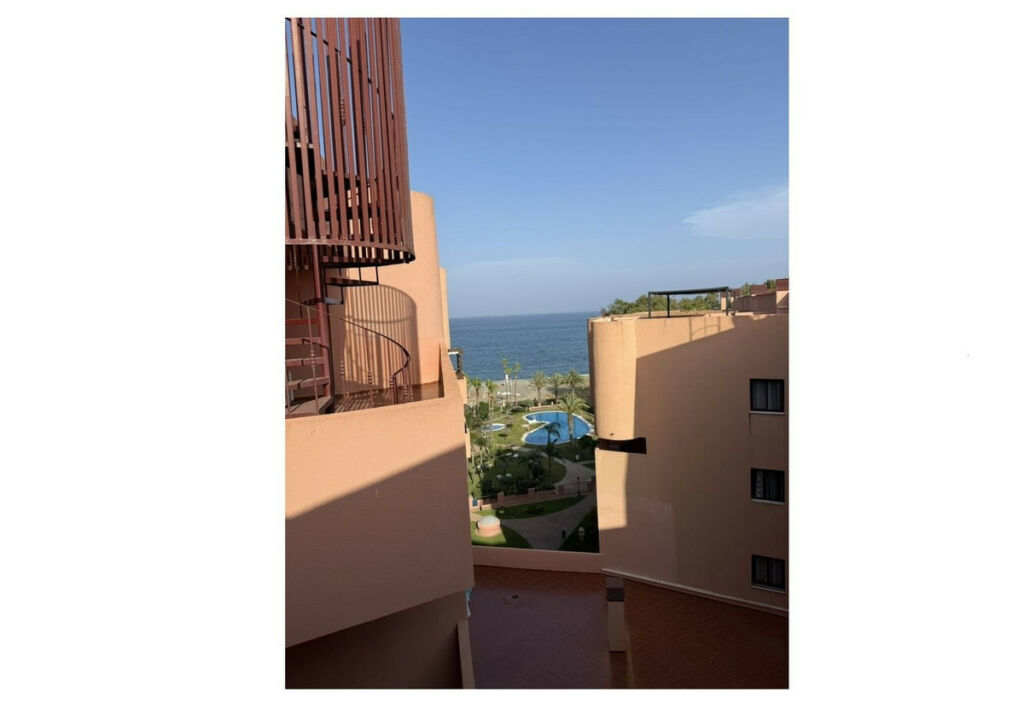 Penthouse Manilva Málaga - image 3