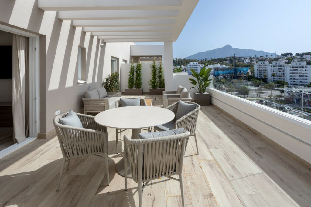 Middle Floor Apartment Nueva Andalucía Málaga - image 30