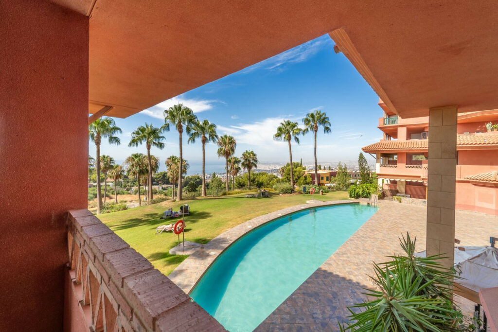 Middle Floor Apartment Benalmadena Málaga - image 18