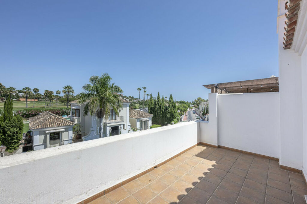 Townhouse Nueva Andalucía Málaga - image 30