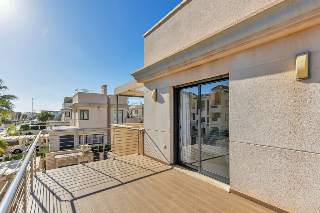Detached Villa La Zenia Alicante - image 30