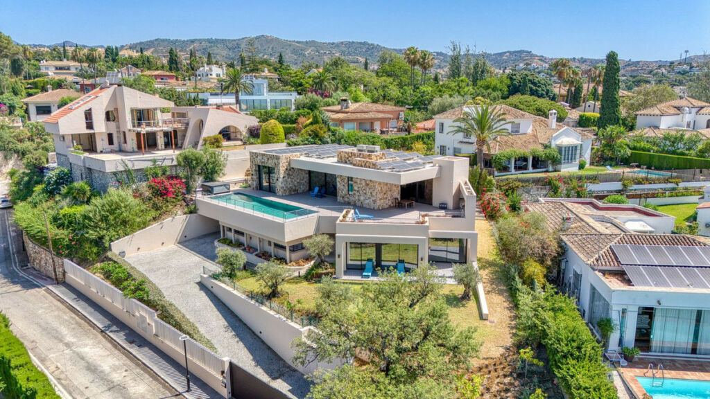 Detached Villa Elviria Málaga - image 30