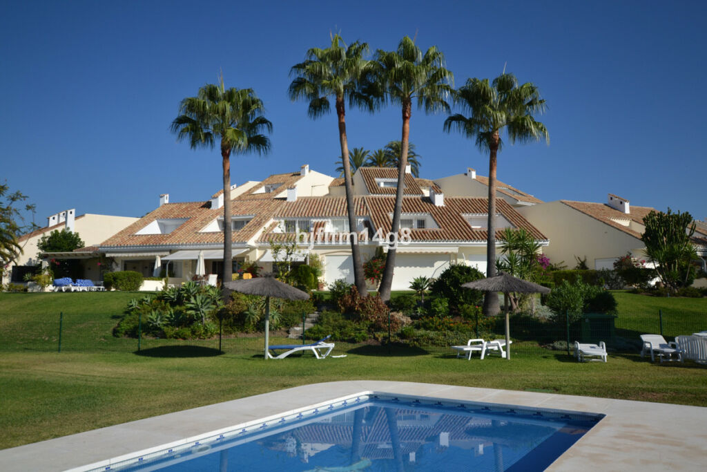 Townhouse Nueva Andalucía Málaga - image 30