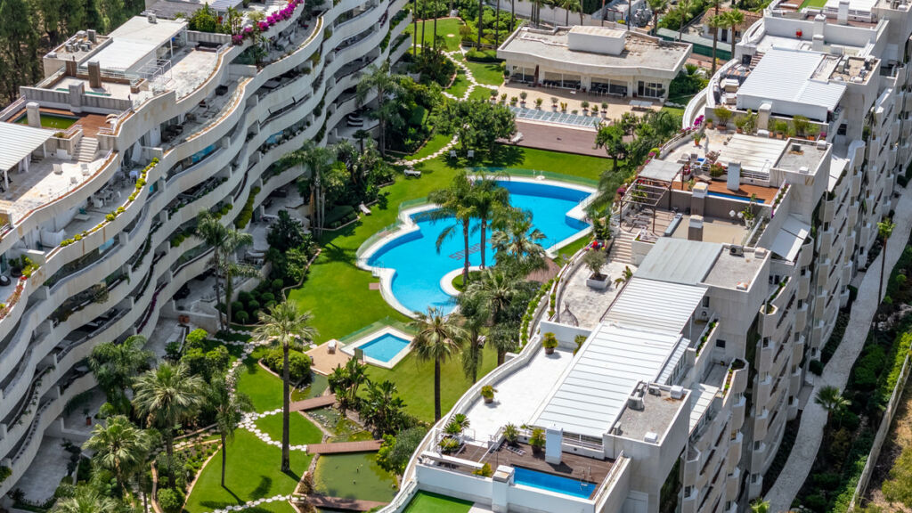 Middle Floor Apartment Puerto Banús Málaga - image 30