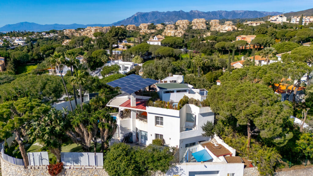 Detached Villa Elviria Málaga - image 30