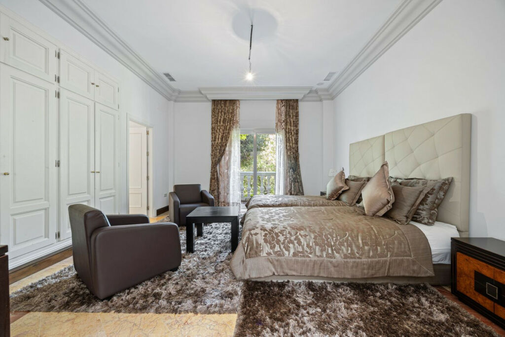 Detached Villa Nagüeles Málaga - image 30