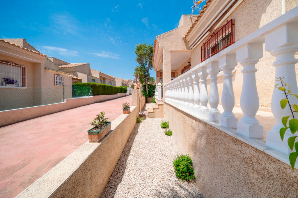 Detached Villa Algorfa Alicante - image 30