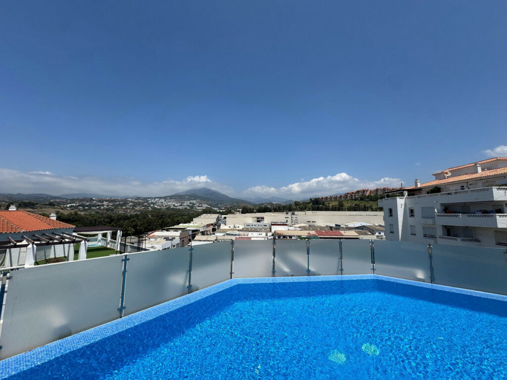 Middle Floor Apartment Nueva Andalucía Málaga - image 30