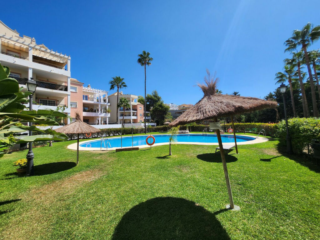 Middle Floor Apartment Nueva Andalucía Málaga - image 30