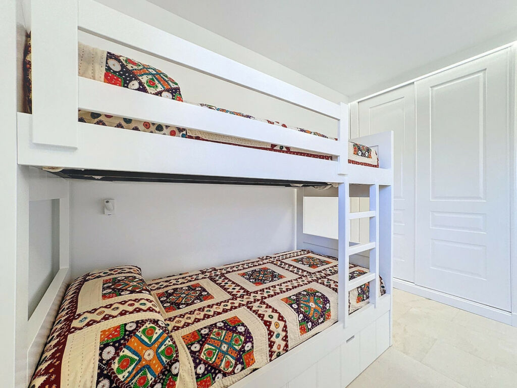 Penthouse Manilva Málaga - image 30