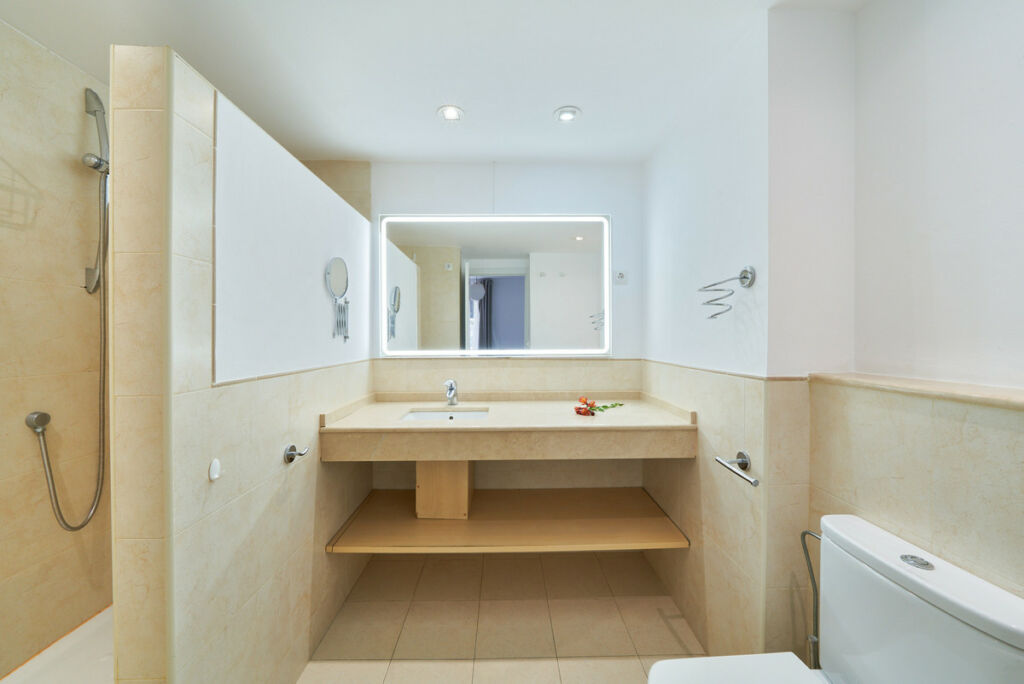 Middle Floor Apartment Elviria Málaga - image 30