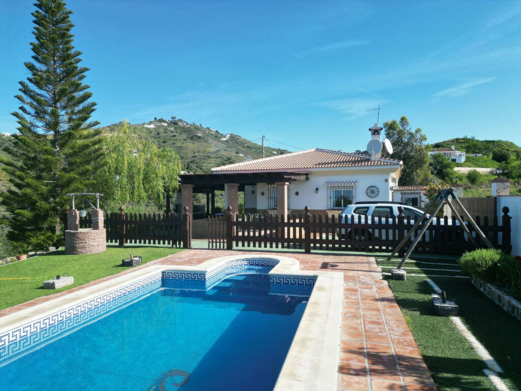 Detached Villa Cómpeta Málaga - image 30