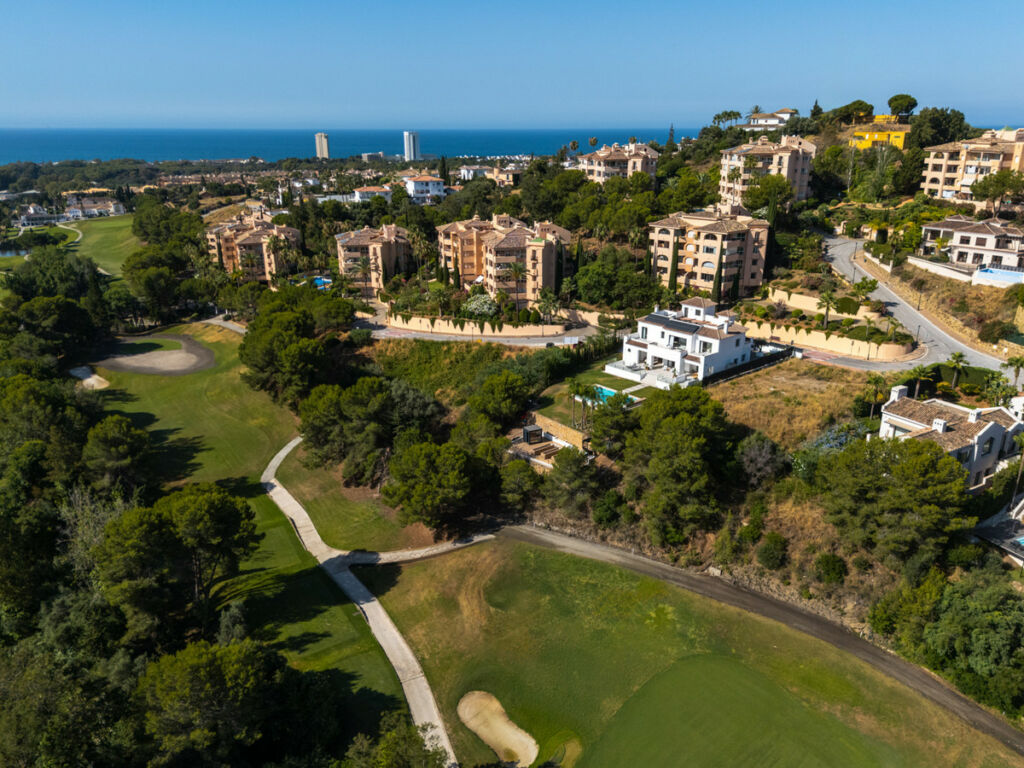 Detached Villa Elviria Málaga - image 30
