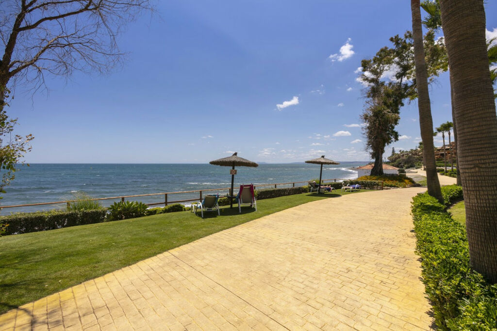 Penthouse Duplex Estepona Málaga - image 30