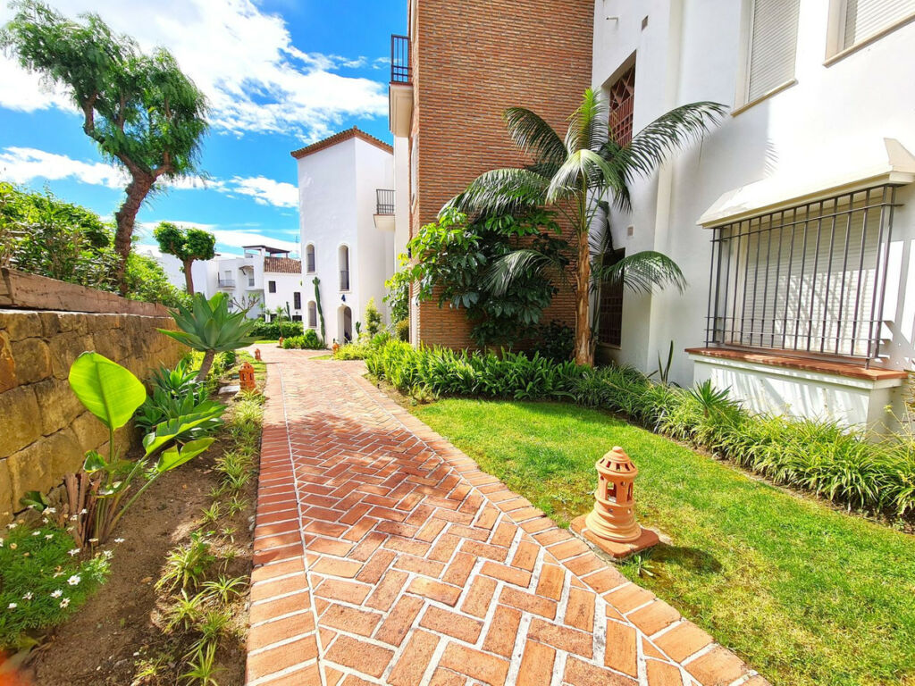 Ground Floor Apartment Benahavís Málaga - image 31