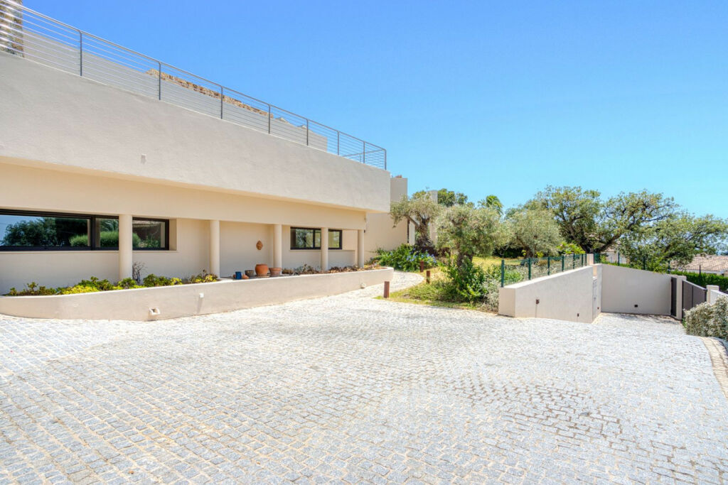 Detached Villa Elviria Málaga - image 31