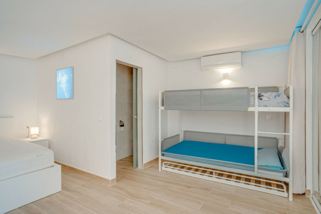 Detached Villa Elviria Málaga - image 31