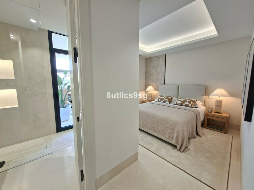 Middle Floor Apartment Aloha Málaga - image 31