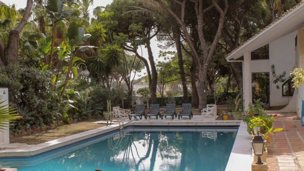 Detached Villa Cabopino Málaga - image 31