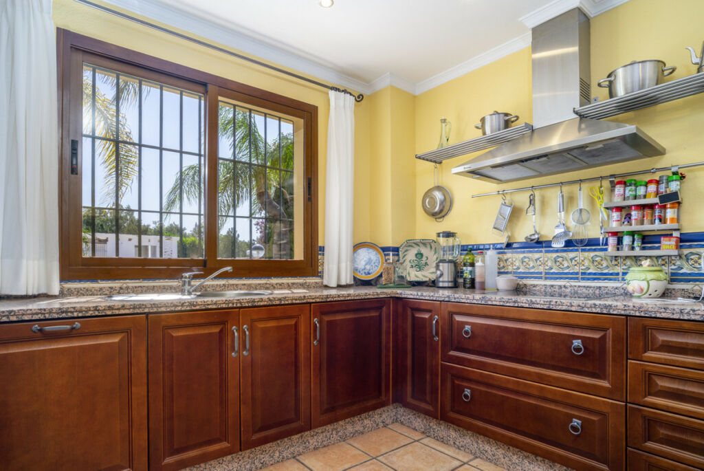 Detached Villa Guadalmina Alta Málaga - image 31
