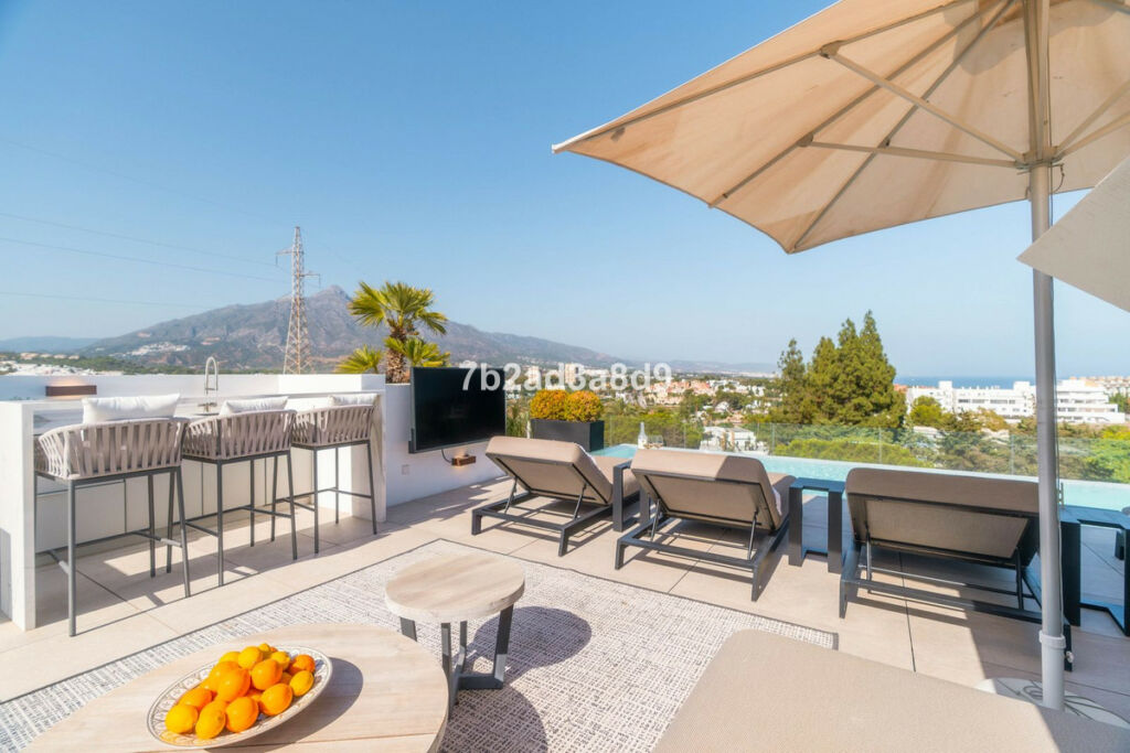 Detached Villa Nueva Andalucía Málaga - image 31