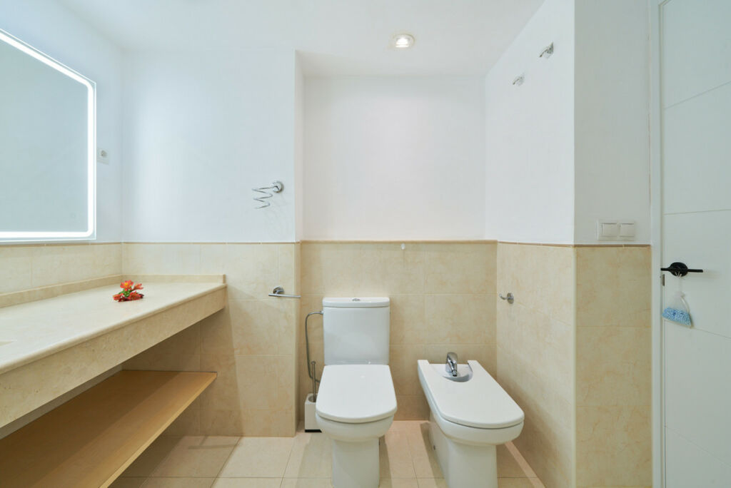 Middle Floor Apartment Elviria Málaga - image 31