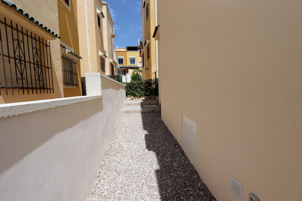 Semi-Detached House Los Altos Alicante - image 31