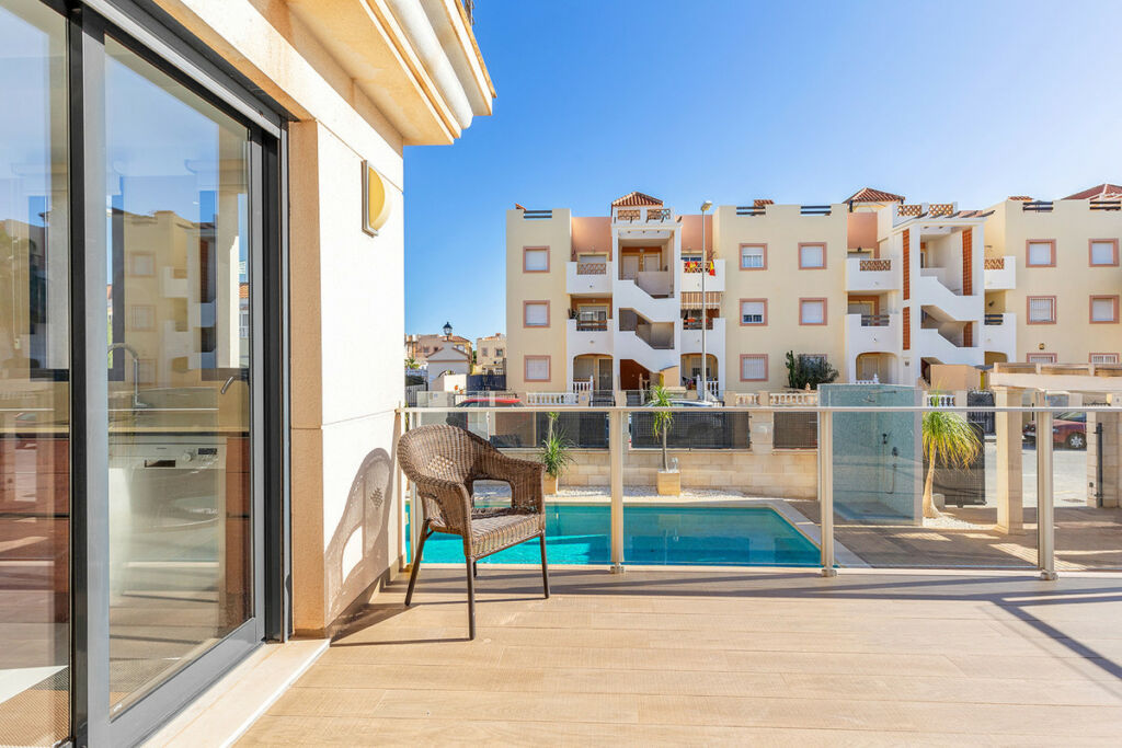 Detached Villa La Zenia Alicante - image 31