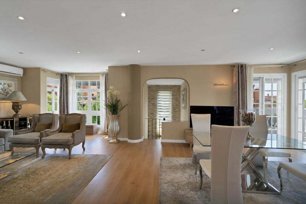 Detached Villa Estepona Málaga - image 31
