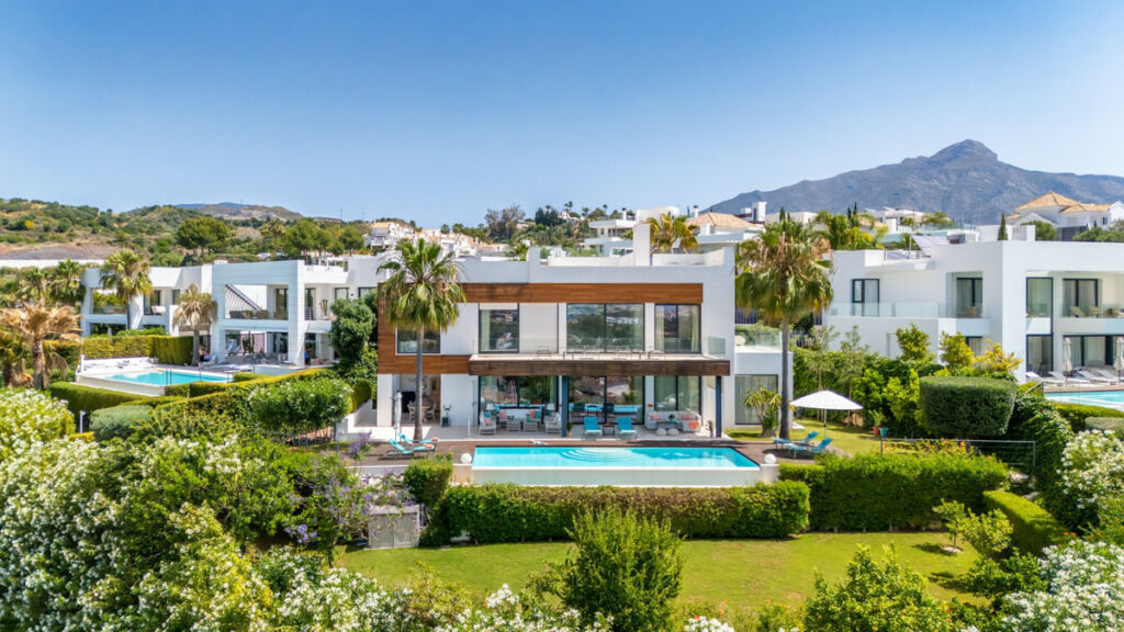 Detached Villa Nueva Andalucía Málaga - image 31