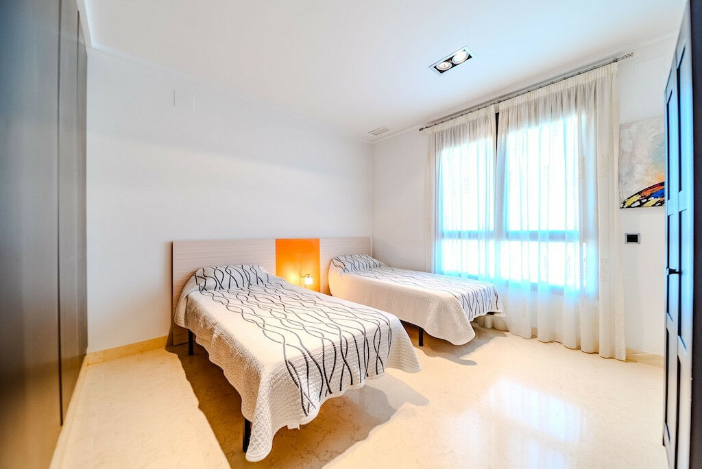 Detached Villa Cabo Roig Alicante - image 31