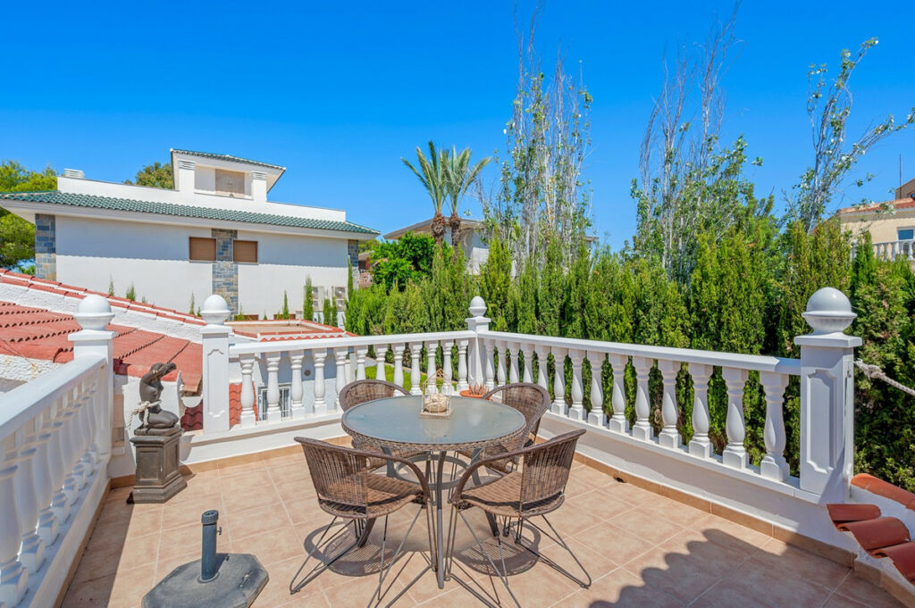 Detached Villa Ciudad Quesada Alicante - image 31