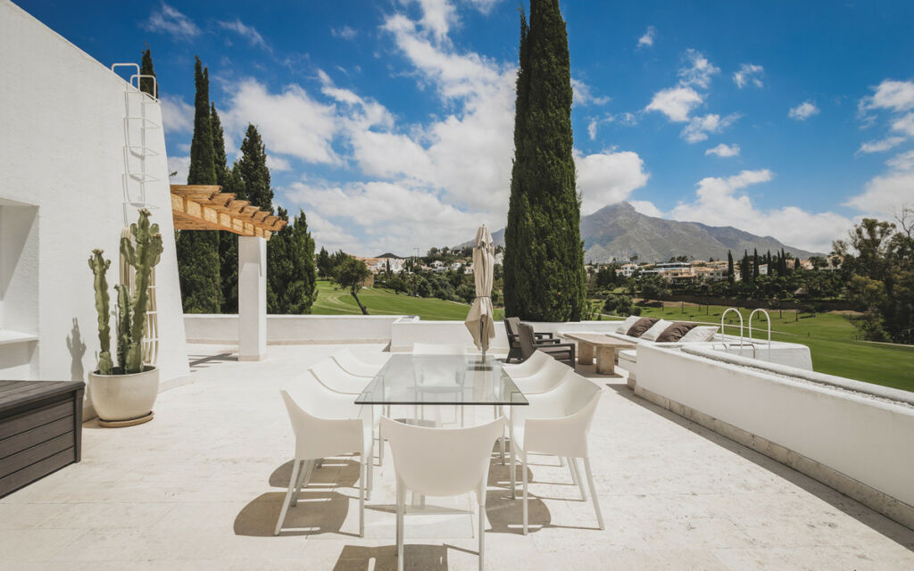 Detached Villa Nueva Andalucía Málaga - image 31