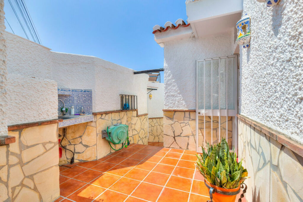 Detached Villa Fuengirola Málaga - image 31
