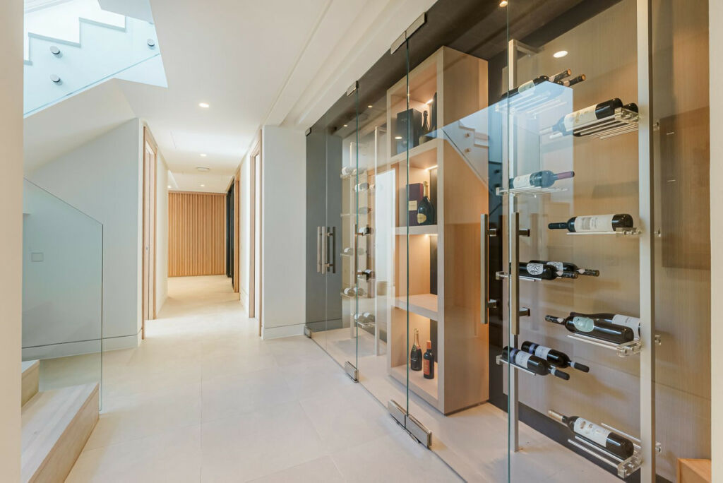 Detached Villa Nueva Andalucía Málaga - image 31