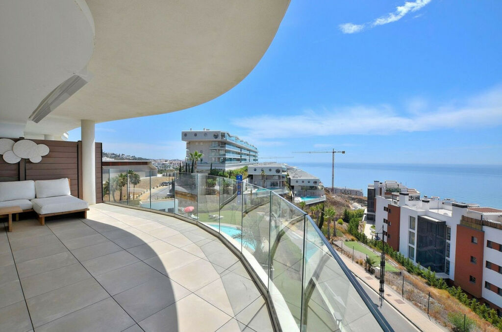 Middle Floor Apartment Fuengirola Málaga - image 31