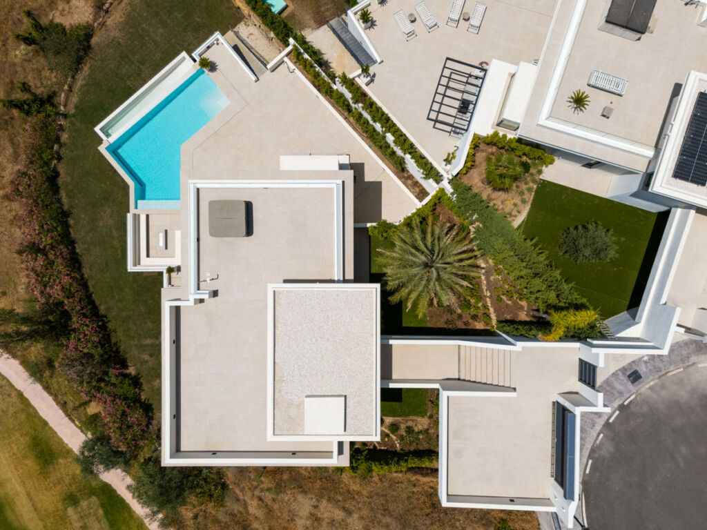 Detached Villa Estepona Málaga - image 32