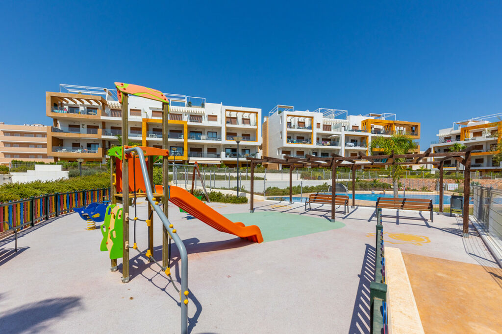 Middle Floor Apartment Villamartin Alicante - image 32